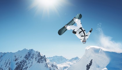 开云体育中国官网-_知名运动员公益救援，展现职业风采_，运动员救人